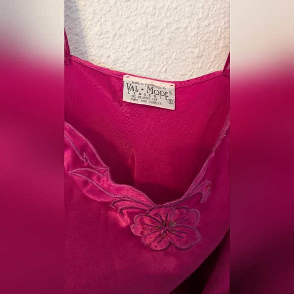 Val Mode Fuscia Embroidered Satin slip Dress - Picture 5 of 6